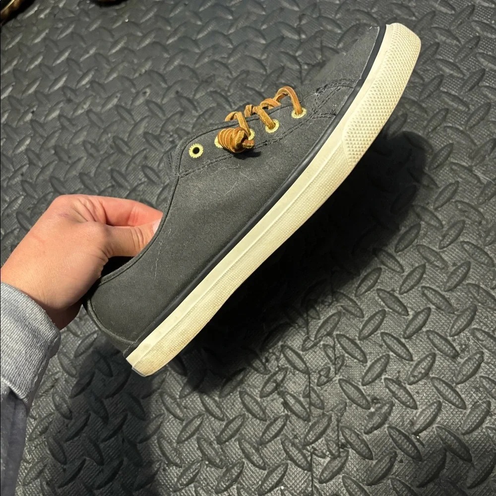Sperry boating shoes, size 8.5 - Picture 2 of 3